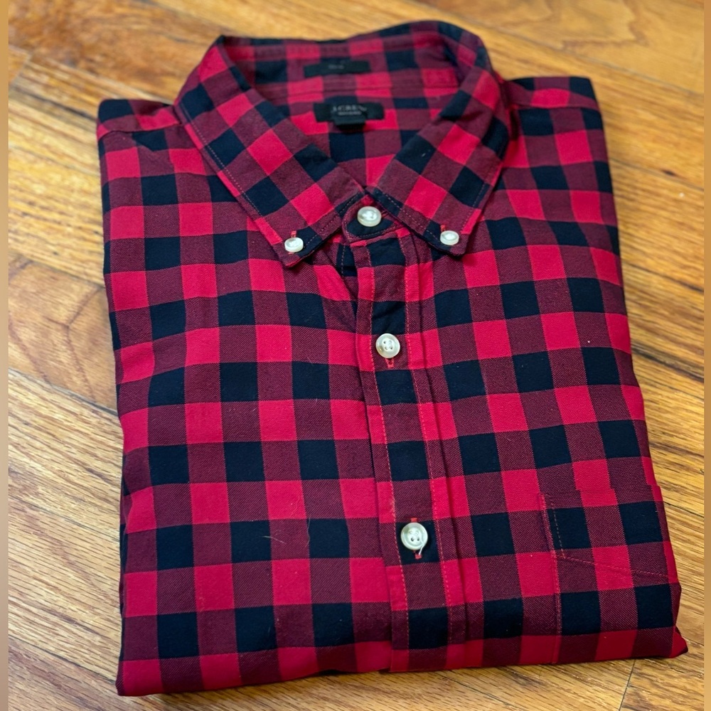 GUC: J Crew | Oxford buffalo check buttoned shirt | L